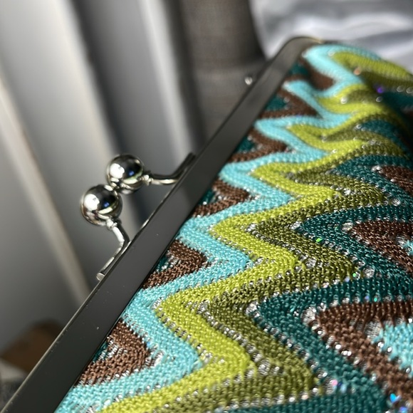 Big Buddha Retro pattern crossbody clutch - Picture 4 of 9